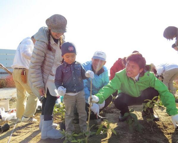 尼崎21世紀の森の植樹活動