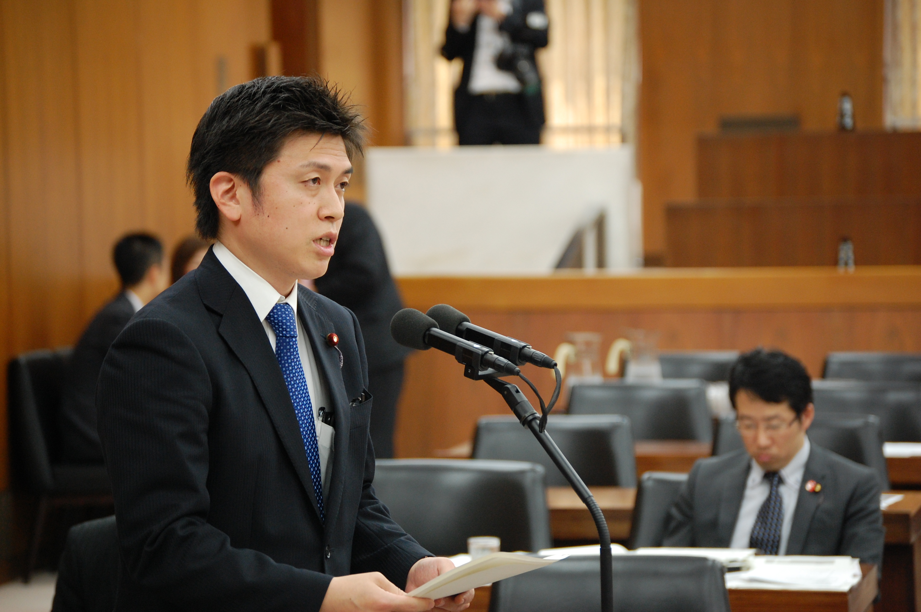 厚労委でＢ型肝炎特措法などについて質問