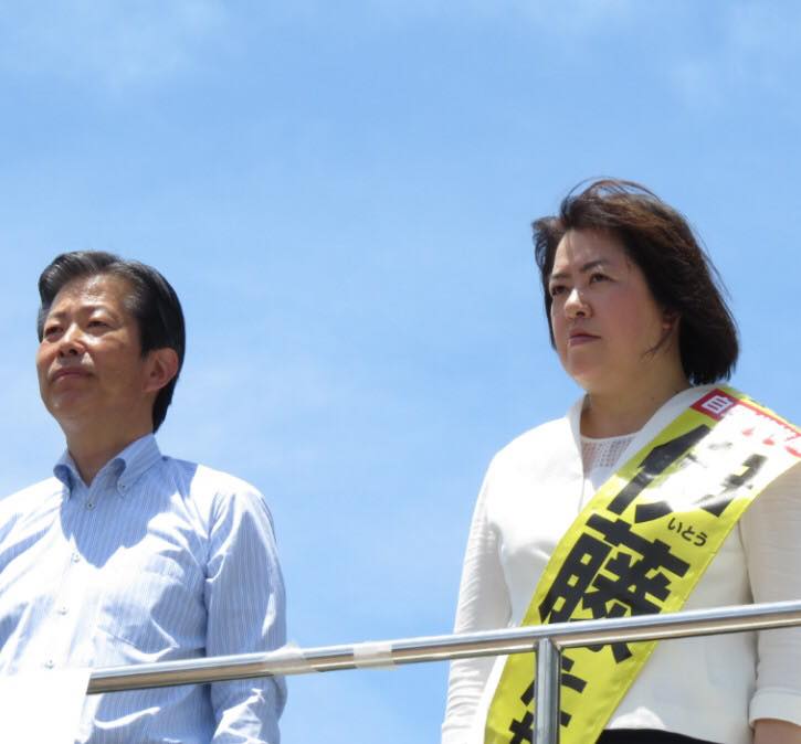 阪神尼崎駅で伊藤たかえ候補の街頭演説