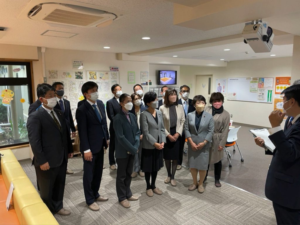 支援拠点「いくしあ」を視察総合家庭