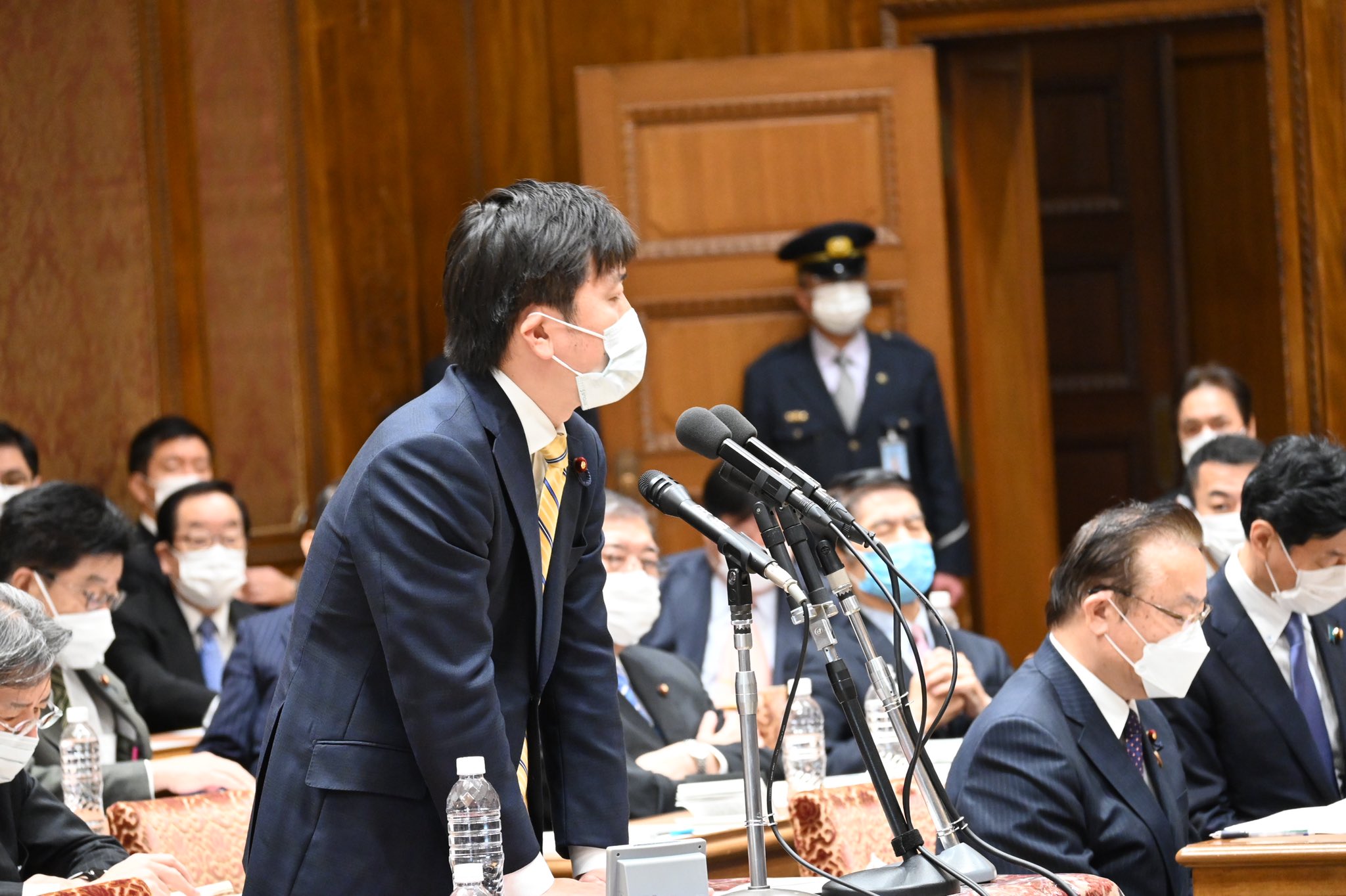 予算委員会集中審議で質問