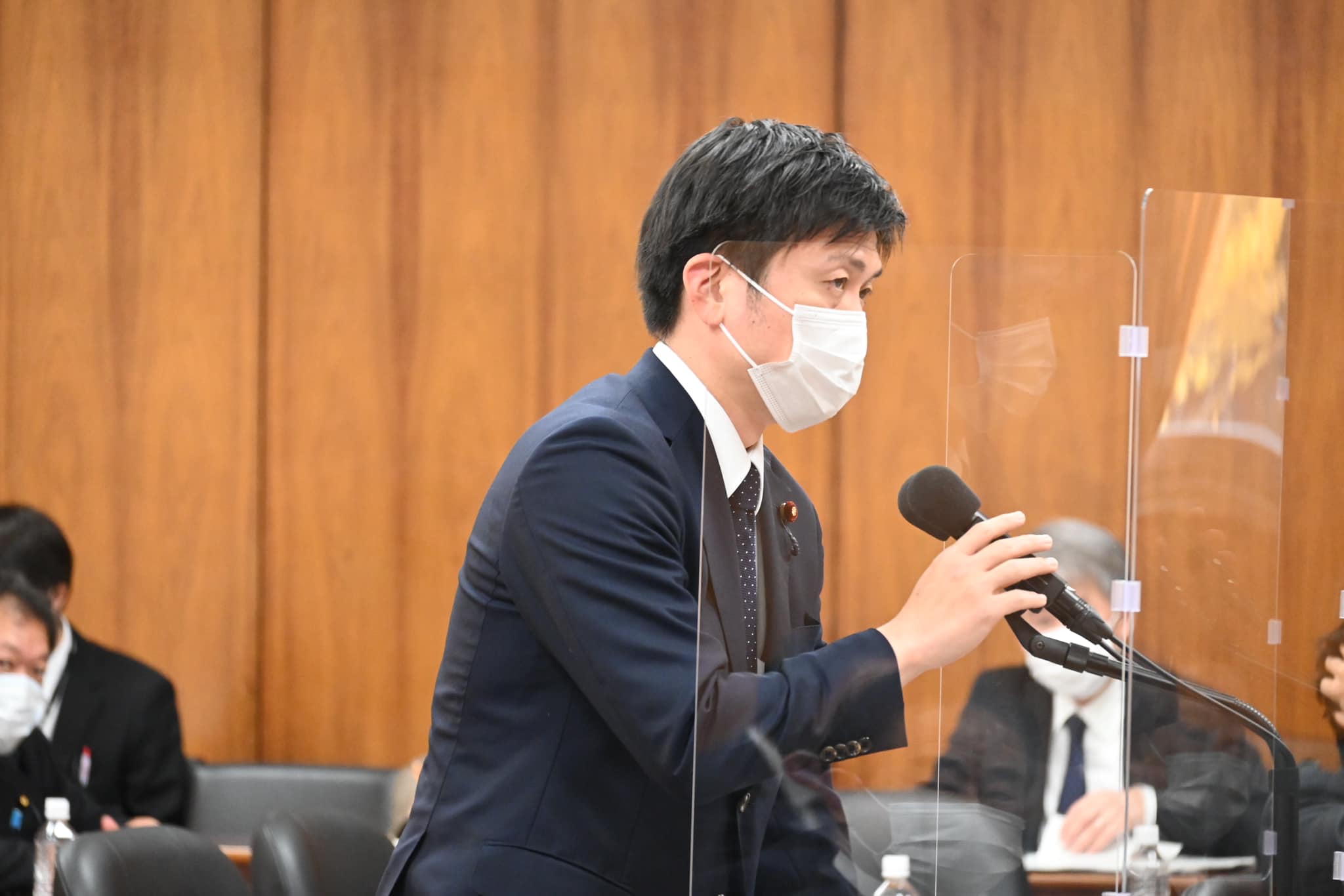 原子力問題調査特別委員会で質疑