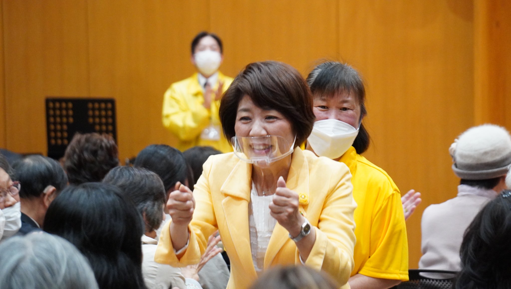 里見たかえ前伊丹市議と時局講演会