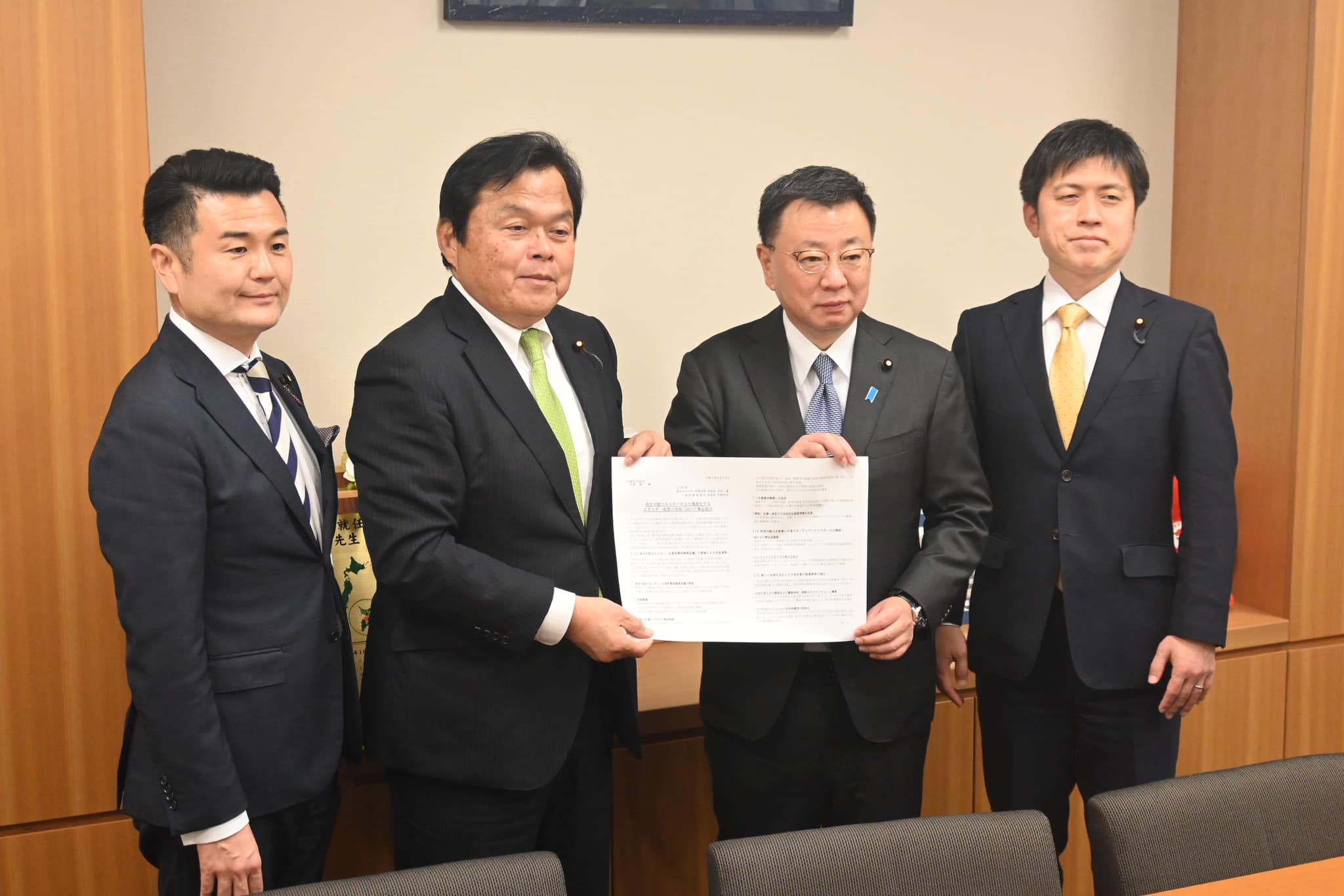 松野官房長官に再エネ主力電源化を提言